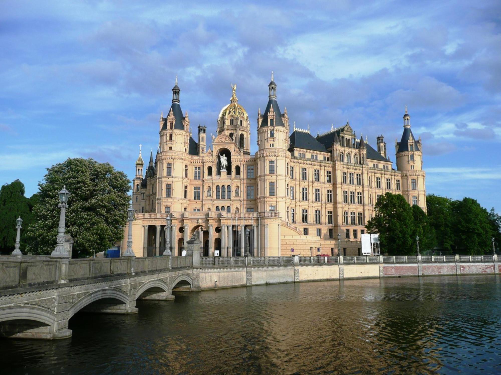 Gasthof Zur Guten Quelle Hotel Schwerin  Exterior photo